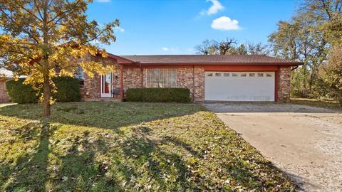 204 W Vernon St, Bells, TX 75414