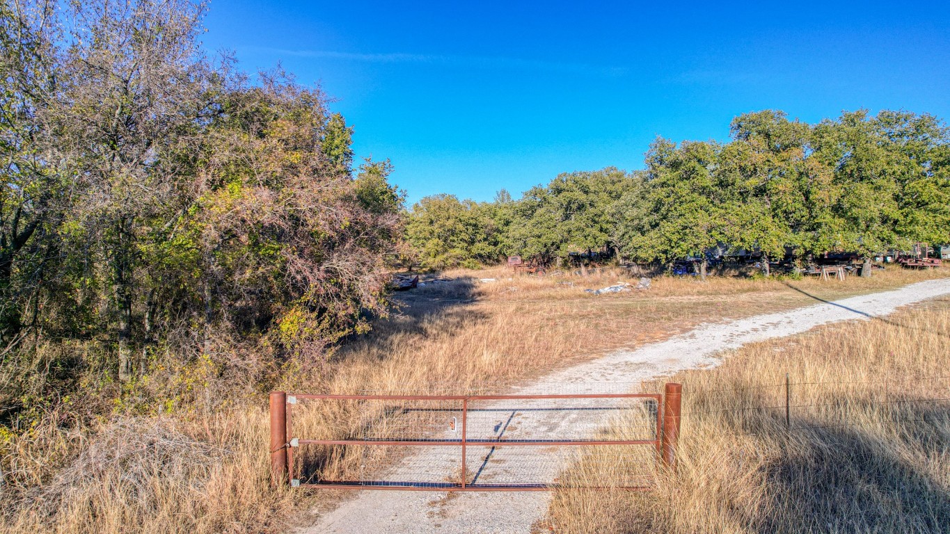 11076 W State Hwy 199  