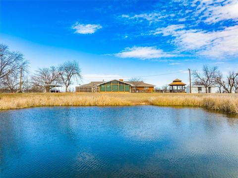 1310 Park Dr, Stamford, TX 79553