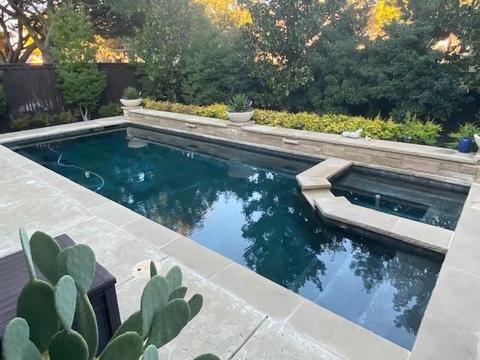 502 Landing Ct, Grapevine, TX 76051