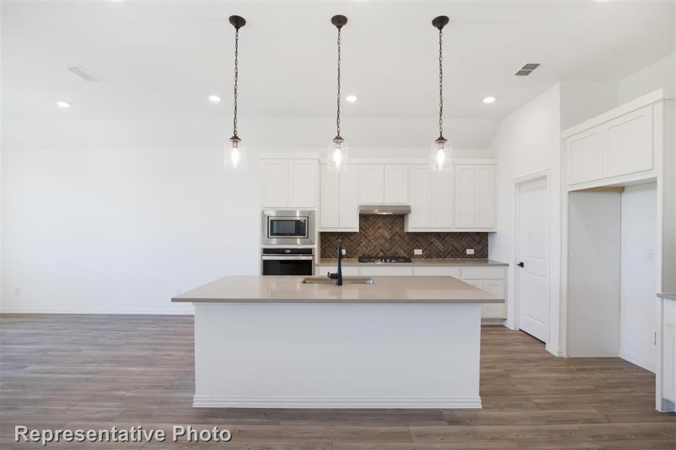  1412 Gentle Creek Ln, Haslet, TX 76052 photo 4