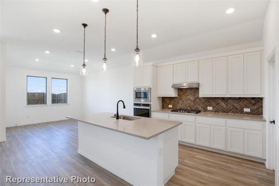  1412 Gentle Creek Ln, Haslet, TX 76052 photo 3