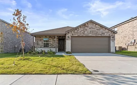 1204 Autumn Mist Ln, Forney, TX 75126