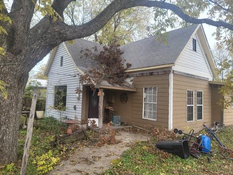 212 F St, Meridian, TX 76665