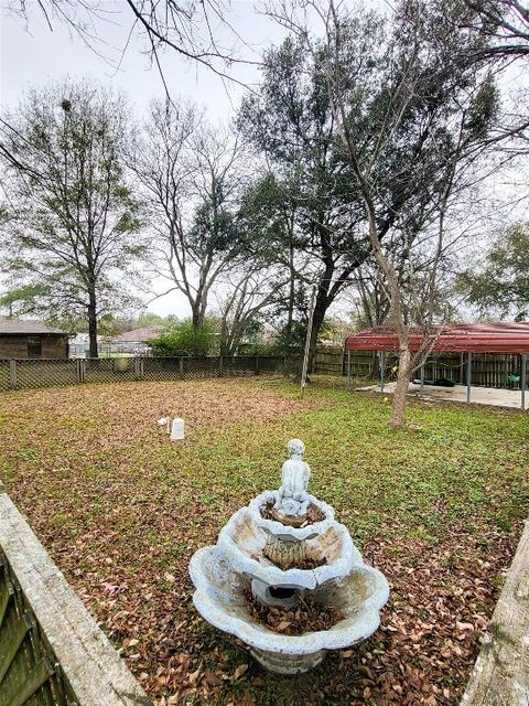 229 E Main St, Van, TX 75790 photo 2