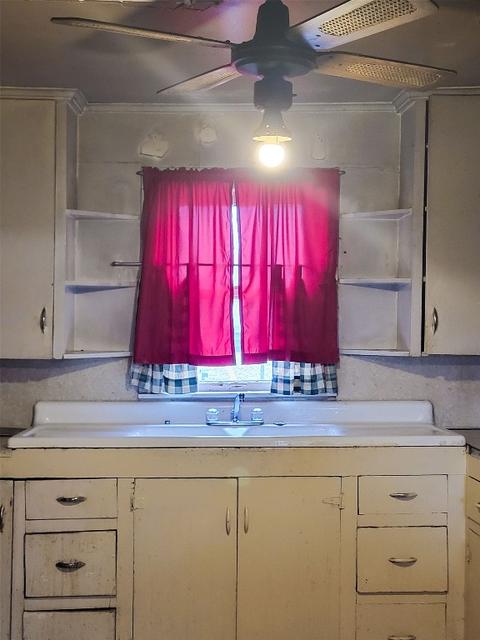 229 E Main St, Van, TX 75790 photo 5