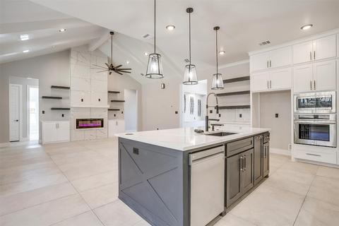 740 Arledge St, Azle, TX 76020