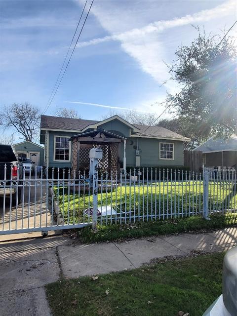 4314 Whitworth St, Dallas, TX 75227