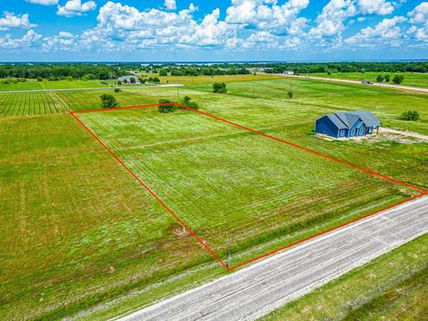302 Cowboy Way, Corsicana, TX 75109