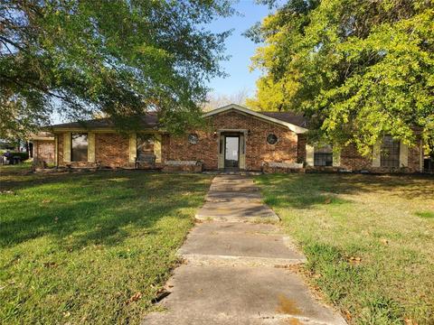 146 County Road 2020, Clarksville, TX 75426