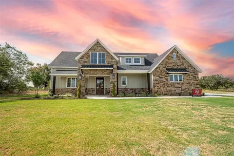 2001 Shady Creek Xing, Azle, TX 76020