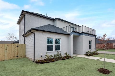 702 Elkhart Ave, Dallas, TX 75217