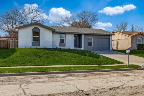 1563 Willowbrook St, Lancaster, TX 75134