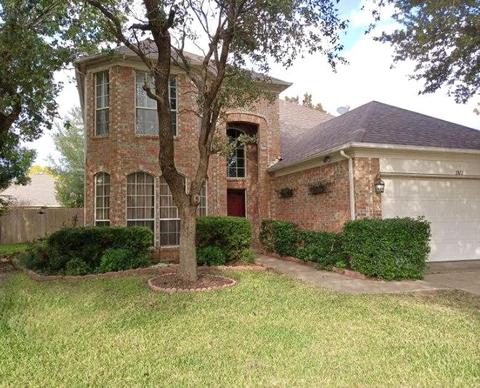 2812 Lakeside Dr, Burleson, TX 76028