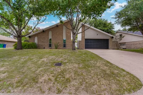 418 Gingerbread Ln, Waxahachie, TX 75165