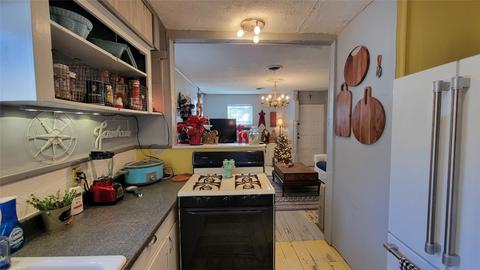 400 E Goodwin St, Bangs, TX 76823 photo 3