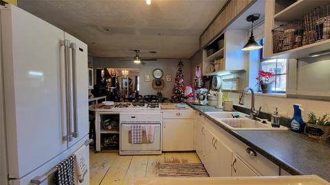 400 E Goodwin St, Bangs, TX 76823 photo 5