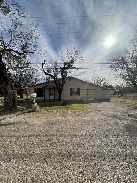 246 Nolan St, Tye, TX 79563 photo 1