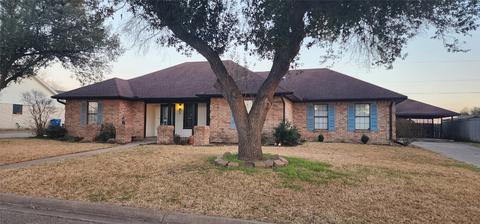 902 Shady Ln, Mexia, TX 76667