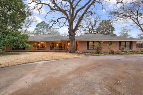 1600 Princeton Dr, Corsicana, TX 75110