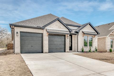 914 Boston Ln, River Oaks, TX 76114