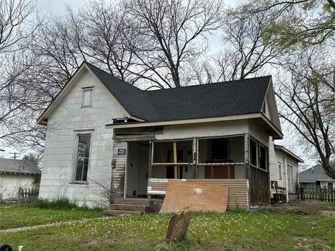 225 W Monterey St, Denison, TX 75020