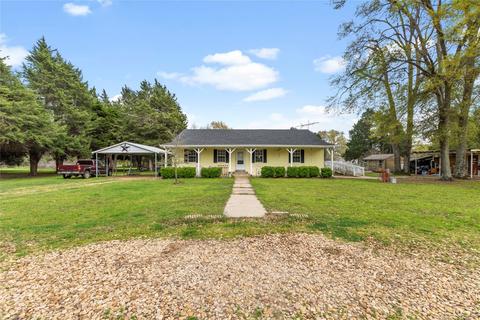 1311 Timber Creek Dr, Kemp, TX 75143