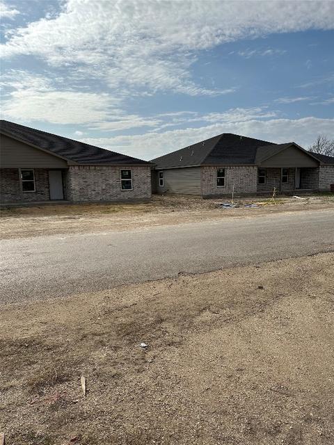 213 Davenport, Italy, TX 76651