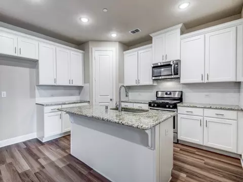 211 Suma Dr, Euless, TX 76040
