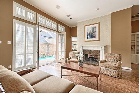6917 Hillpark Dr, Dallas, TX 75230
