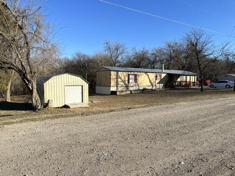 102 Birch St, Ector, TX 75439 photo 4