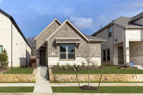 7680 Regal Ln, North Richland Hills, TX 76180