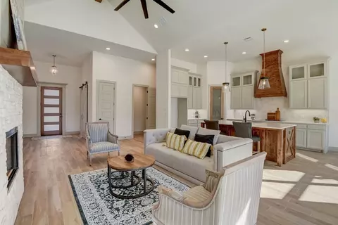 1054 Meadow Wood Terrace Dr, Azle, TX 76020