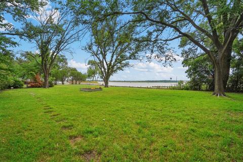 1205 E Lake Dr, Weatherford, TX 76087