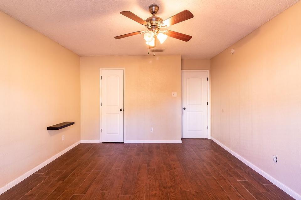  2422 Beverly Hills Ln, Mesquite, TX 75150 photo 17