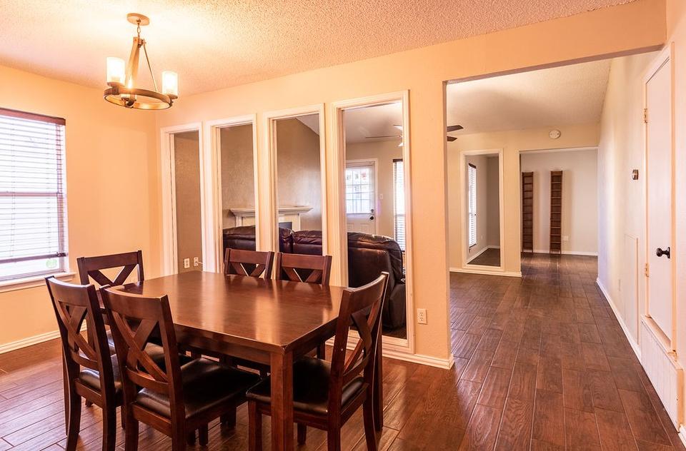  2422 Beverly Hills Ln, Mesquite, TX 75150 photo 9