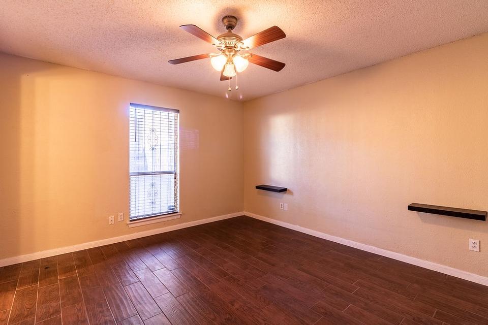  2422 Beverly Hills Ln, Mesquite, TX 75150 photo 21