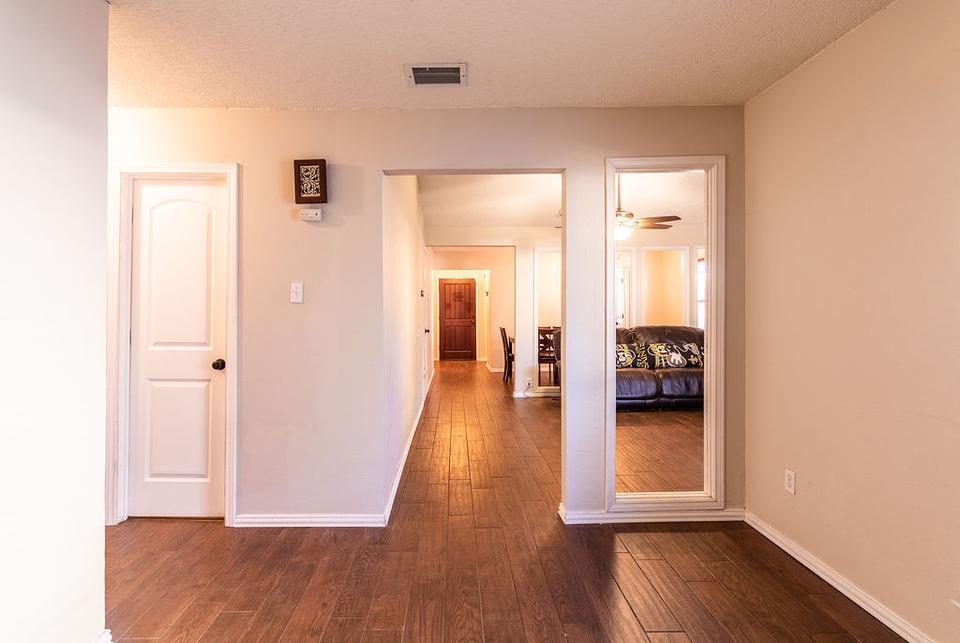  2422 Beverly Hills Ln, Mesquite, TX 75150 photo 13