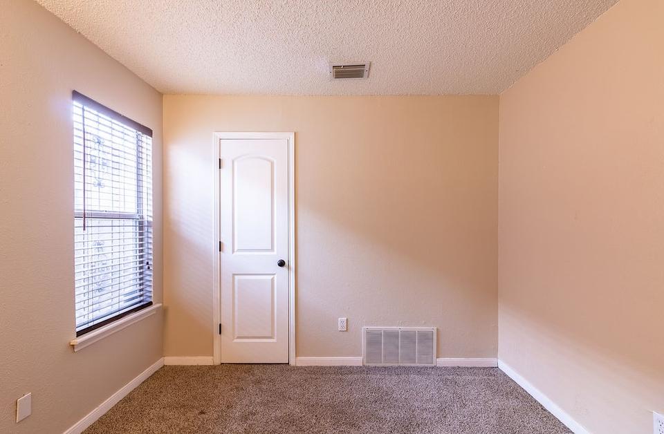  2422 Beverly Hills Ln, Mesquite, TX 75150 photo 16