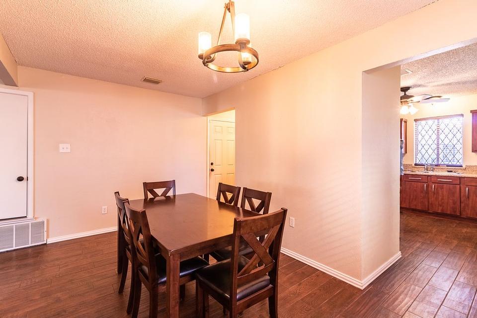  2422 Beverly Hills Ln, Mesquite, TX 75150 photo 6