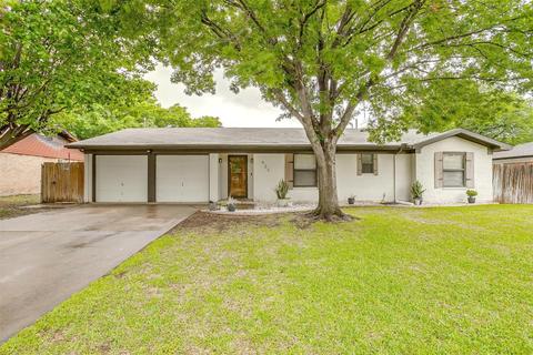 923 Keller Ave, Benbrook, TX 76126