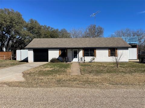 307 S Mcgavock St, Iredell, TX 76649 photo 2