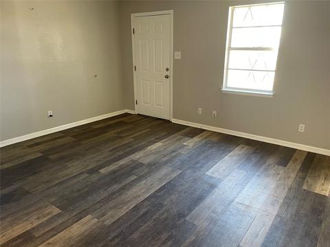 307 S Mcgavock St, Iredell, TX 76649 photo 5