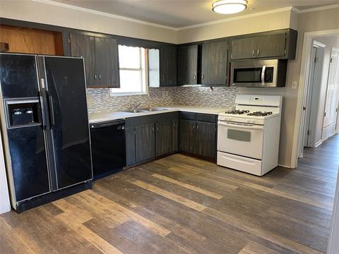 307 S Mcgavock St, Iredell, TX 76649 photo 6