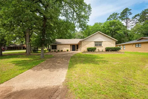 402 Hideaway Ln E, Hideaway, TX 75771