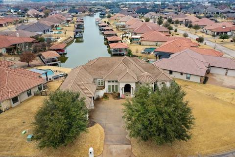 1115 Catalina Bay Blvd, Granbury, TX 76048