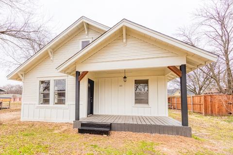 111 S Race St, Tioga, TX 76271