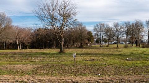 323 Cedar Creek Landing Ln, Mabank, TX 75143