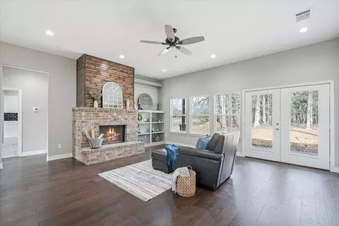 127 Lakeview Dr, Canton, TX 75103