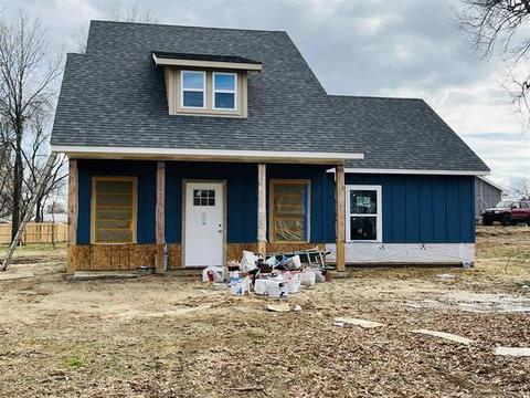 120 Fairview St, Blossom, TX 75416